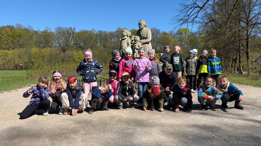 Družina na výletě v Babiččině údolí